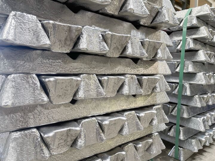 automakers worried about new aluminum shortages raw material prices
