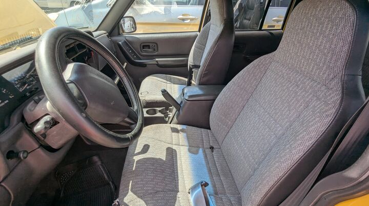 junkyard find 2000 jeep cherokee sport freedom edition