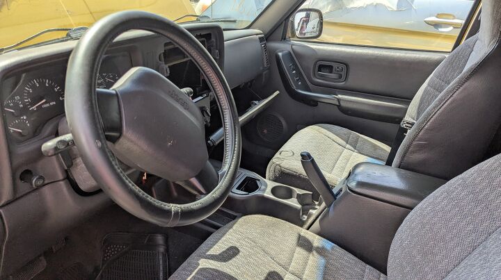 junkyard find 2000 jeep cherokee sport freedom edition