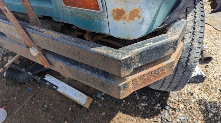 junkyard find 1975 international harvester 200 4x4 pickup