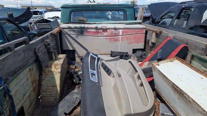 junkyard find 1975 international harvester 200 4x4 pickup
