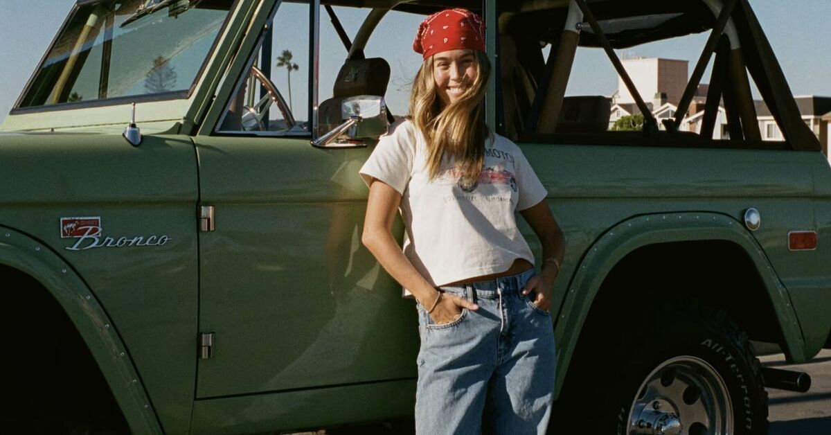Why Do All The Hot Girls Want Old SUVs?