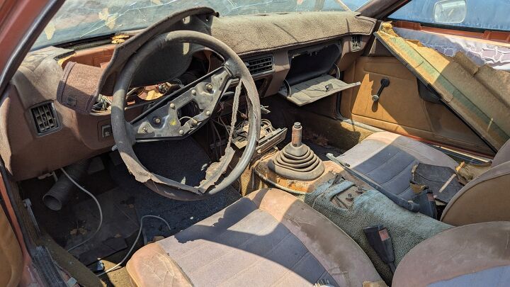 junkyard find 1977 porsche 924
