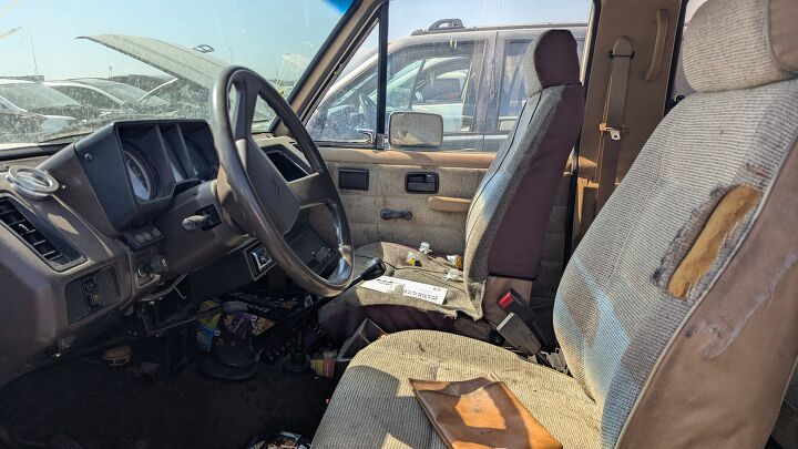 junkyard find 1986 isuzu trooper ii ls