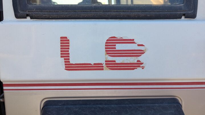 junkyard find 1986 isuzu trooper ii ls