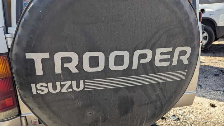 junkyard find 1986 isuzu trooper ii ls