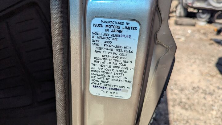 junkyard find 1986 isuzu trooper ii ls