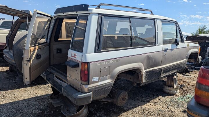 junkyard find 1986 isuzu trooper ii ls