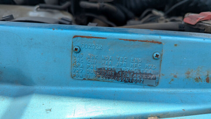 junkyard find 1992 plymouth sundance duster