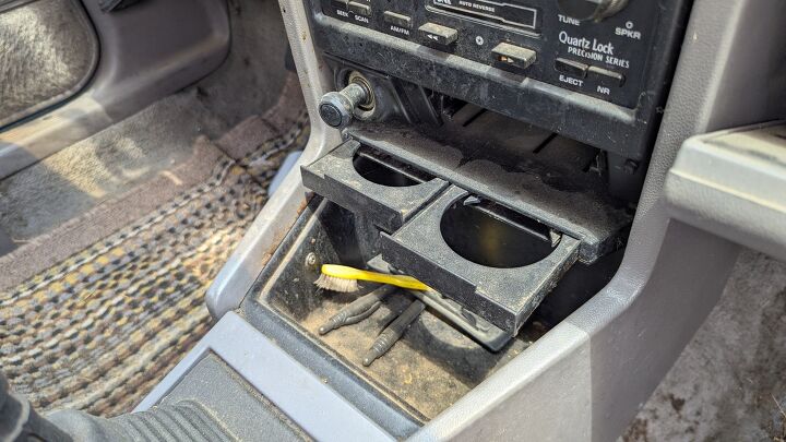junkyard find 1992 plymouth sundance duster