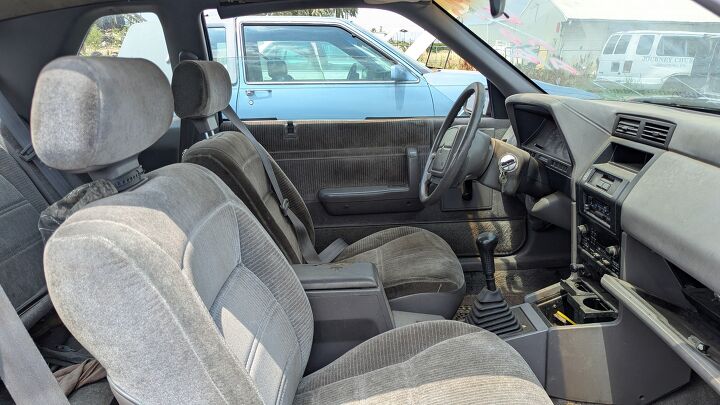junkyard find 1992 plymouth sundance duster