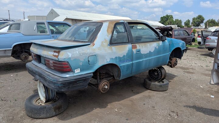 junkyard find 1992 plymouth sundance duster