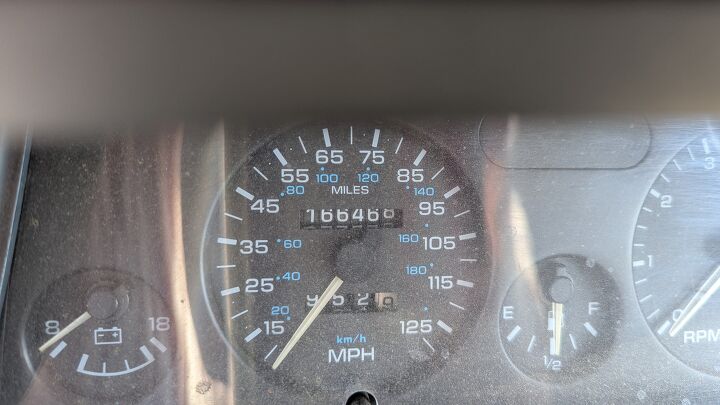junkyard find 1992 plymouth sundance duster