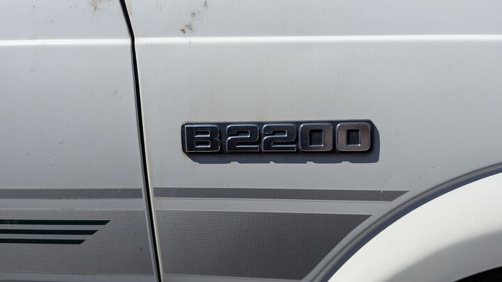junkyard find 1992 mazda b2200 se 5 cab plus