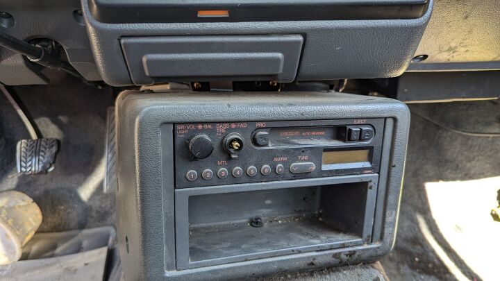 junkyard find 1992 mazda b2200 se 5 cab plus