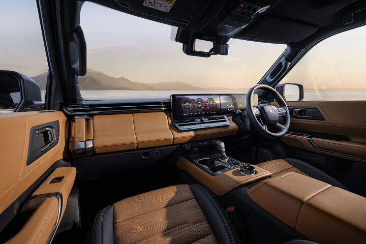 mitsubishi reveals new pajero suv in japan