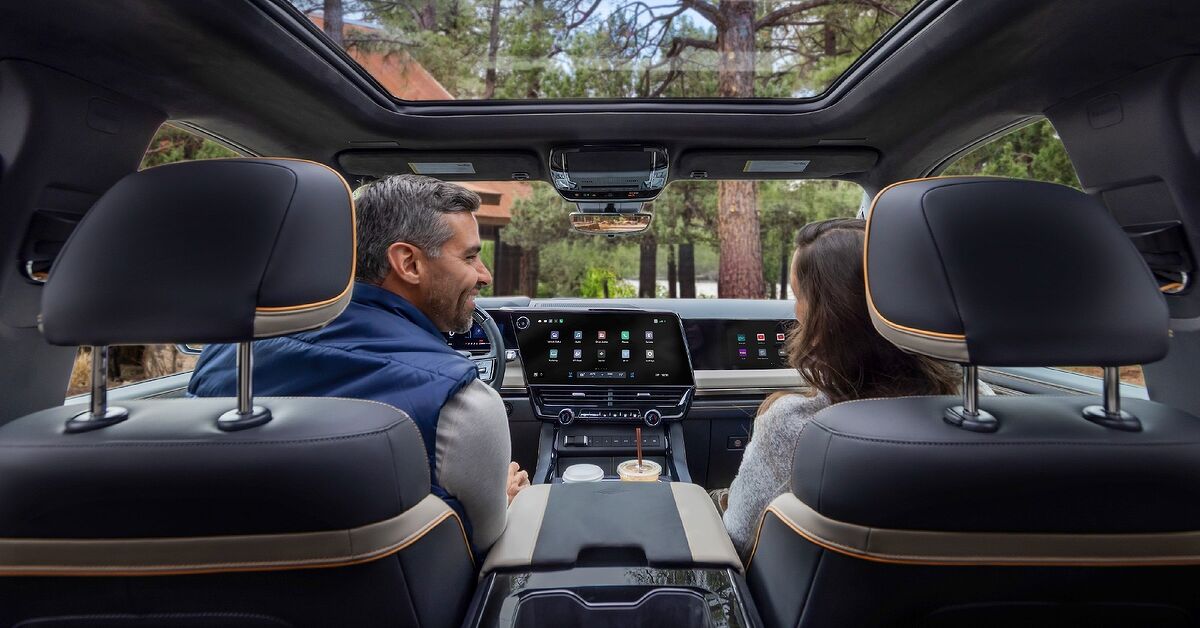 GM Blinks: CarPlay Returns to the 2027 Silverado