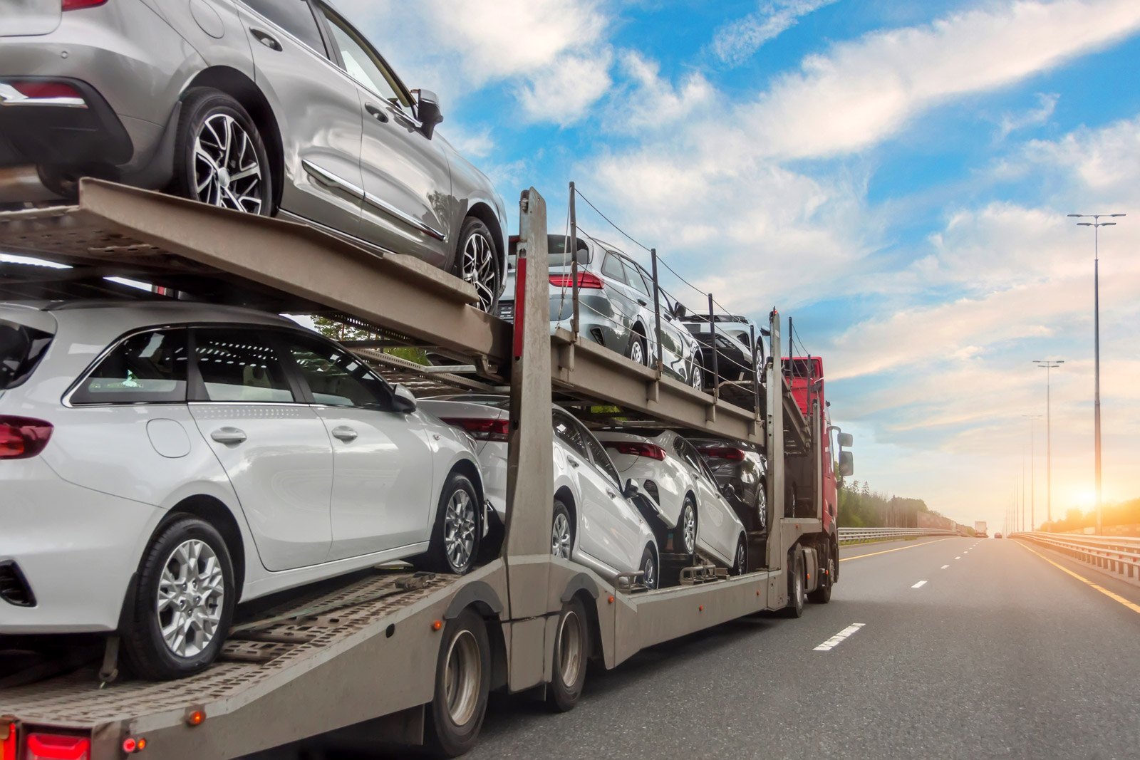 10 ways to make your long distance drive across the u s easier and stress free, Photo by aapsky Shutterstock com