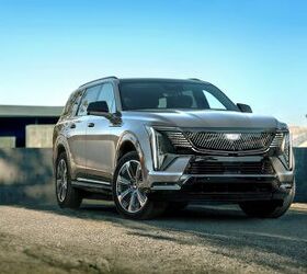 凱迪拉克 Escalade IQ 捨棄 CCS 改採 NACS 充電規格，並標配 19.2 kW 家用充電