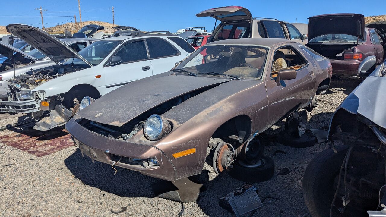 junkyard find 1980 porsche 928