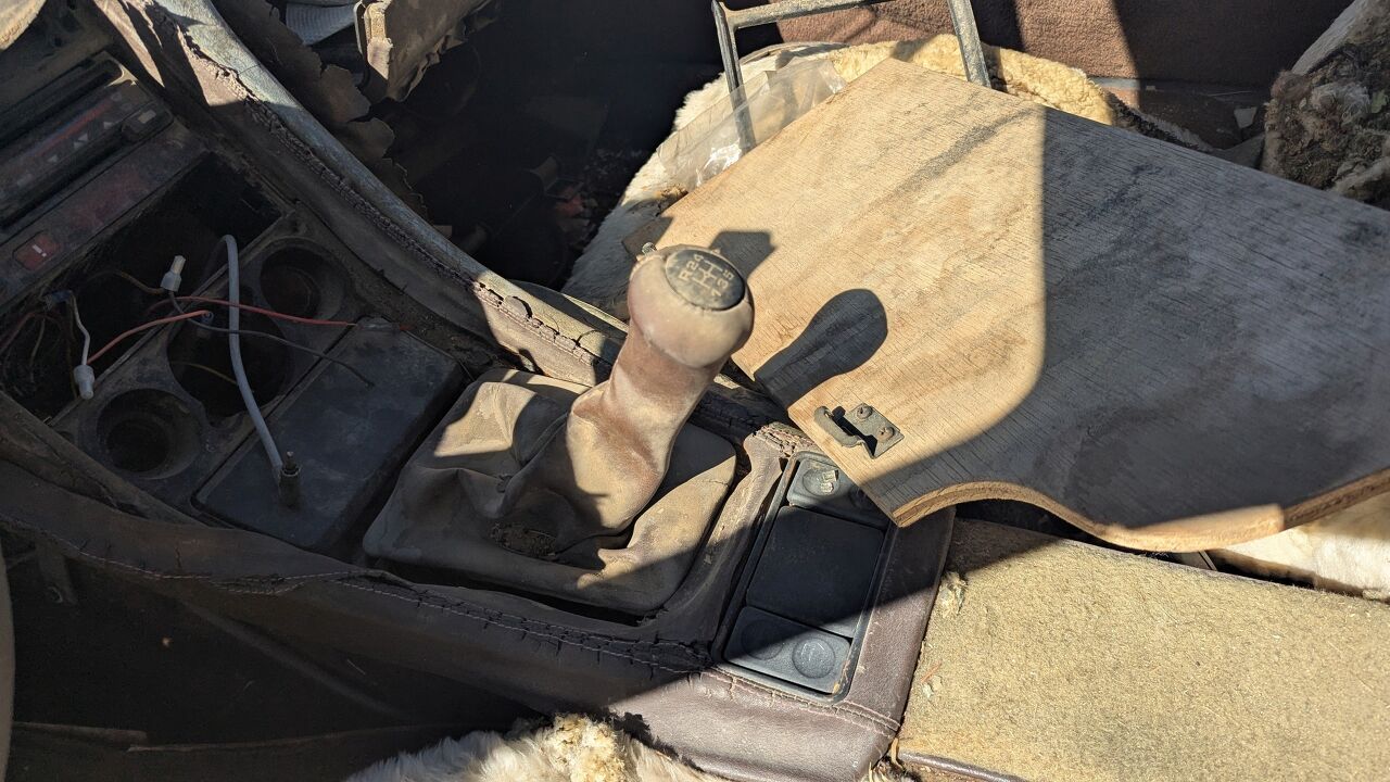 junkyard find 1980 porsche 928