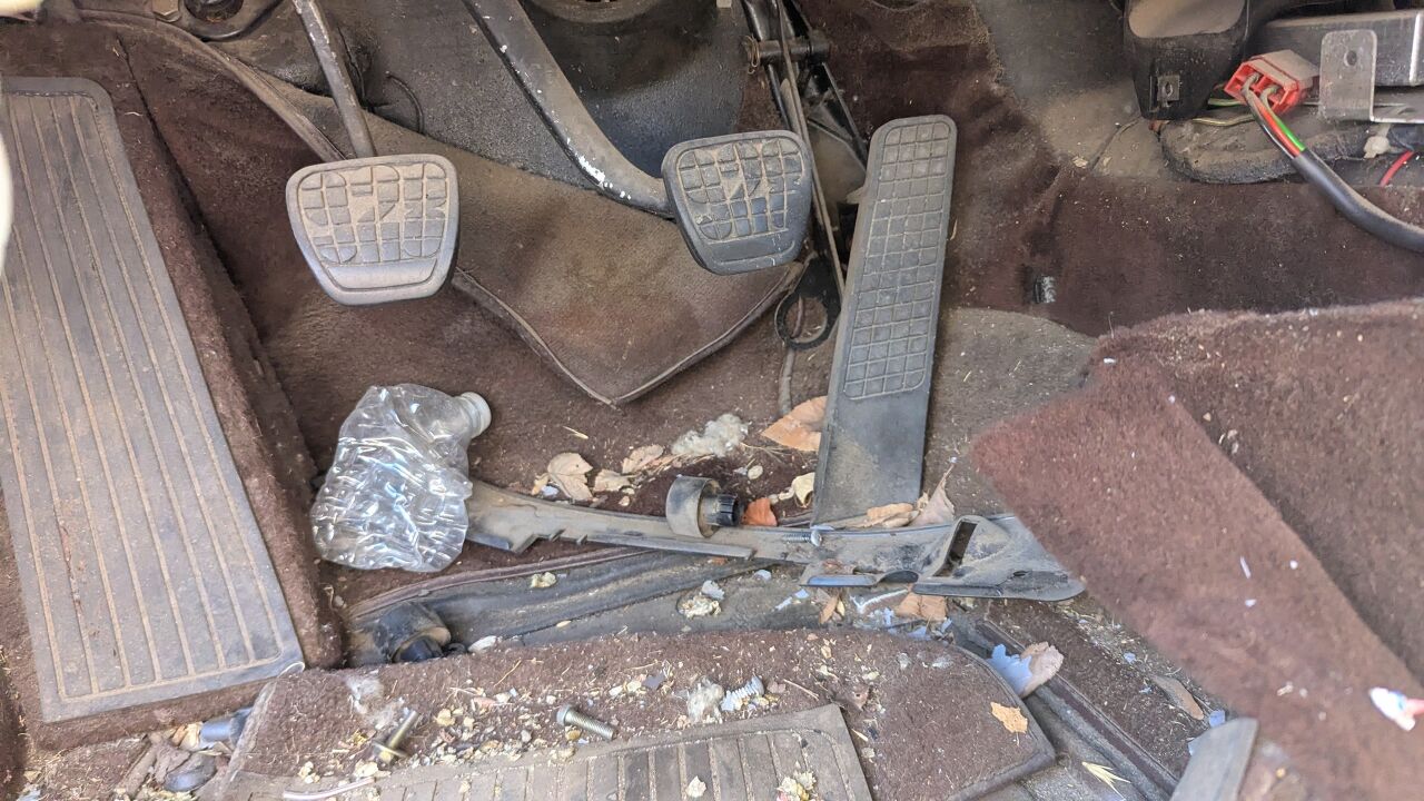 junkyard find 1980 porsche 928
