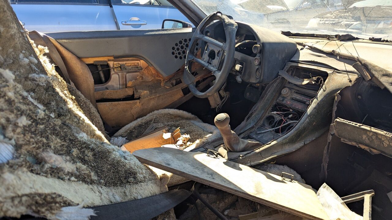 junkyard find 1980 porsche 928