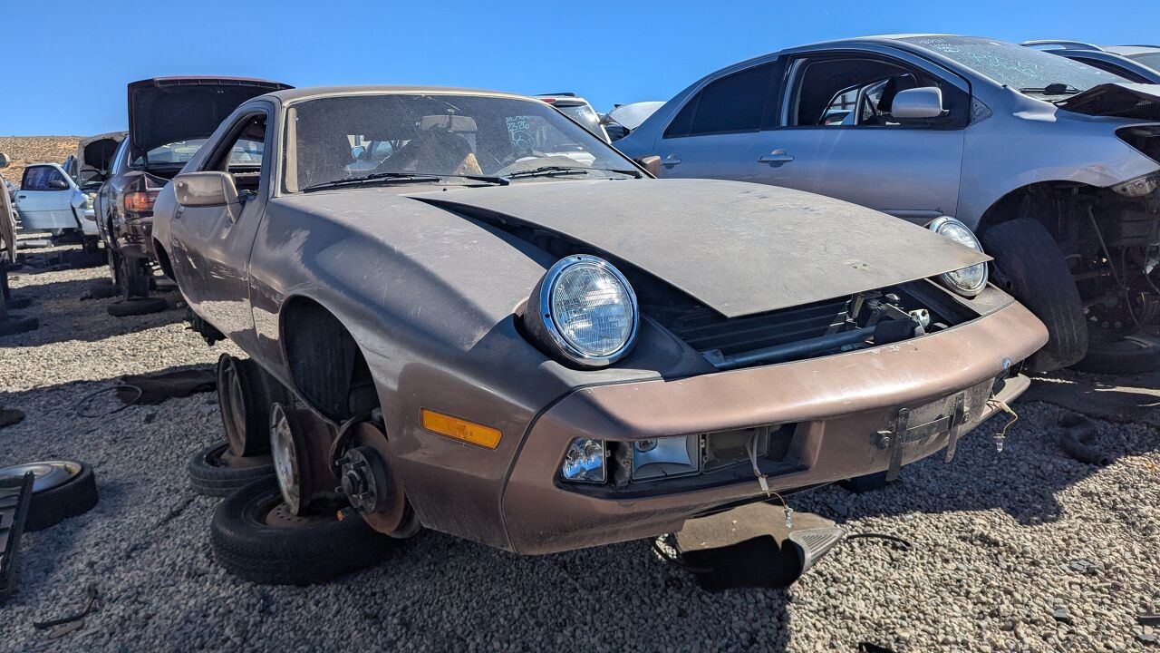 junkyard find 1980 porsche 928