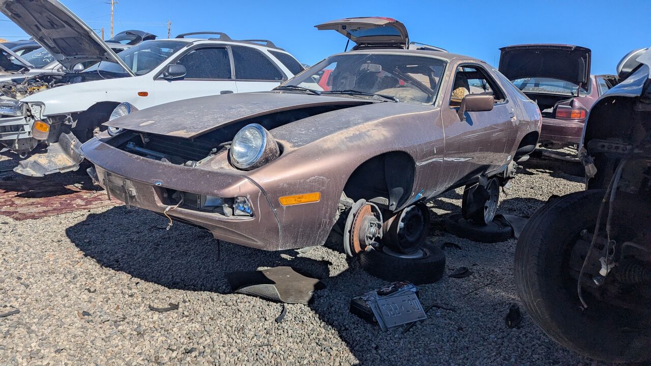 junkyard find 1980 porsche 928