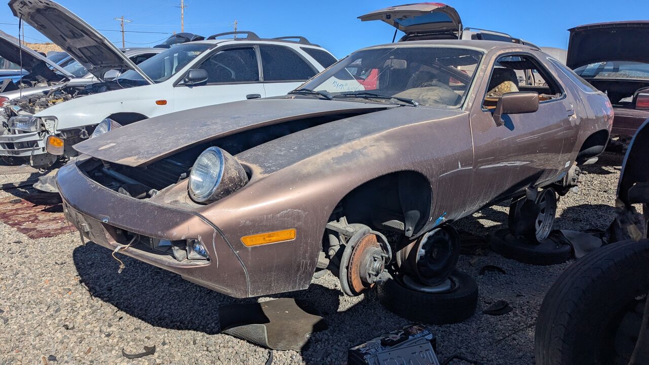 junkyard find 1980 porsche 928