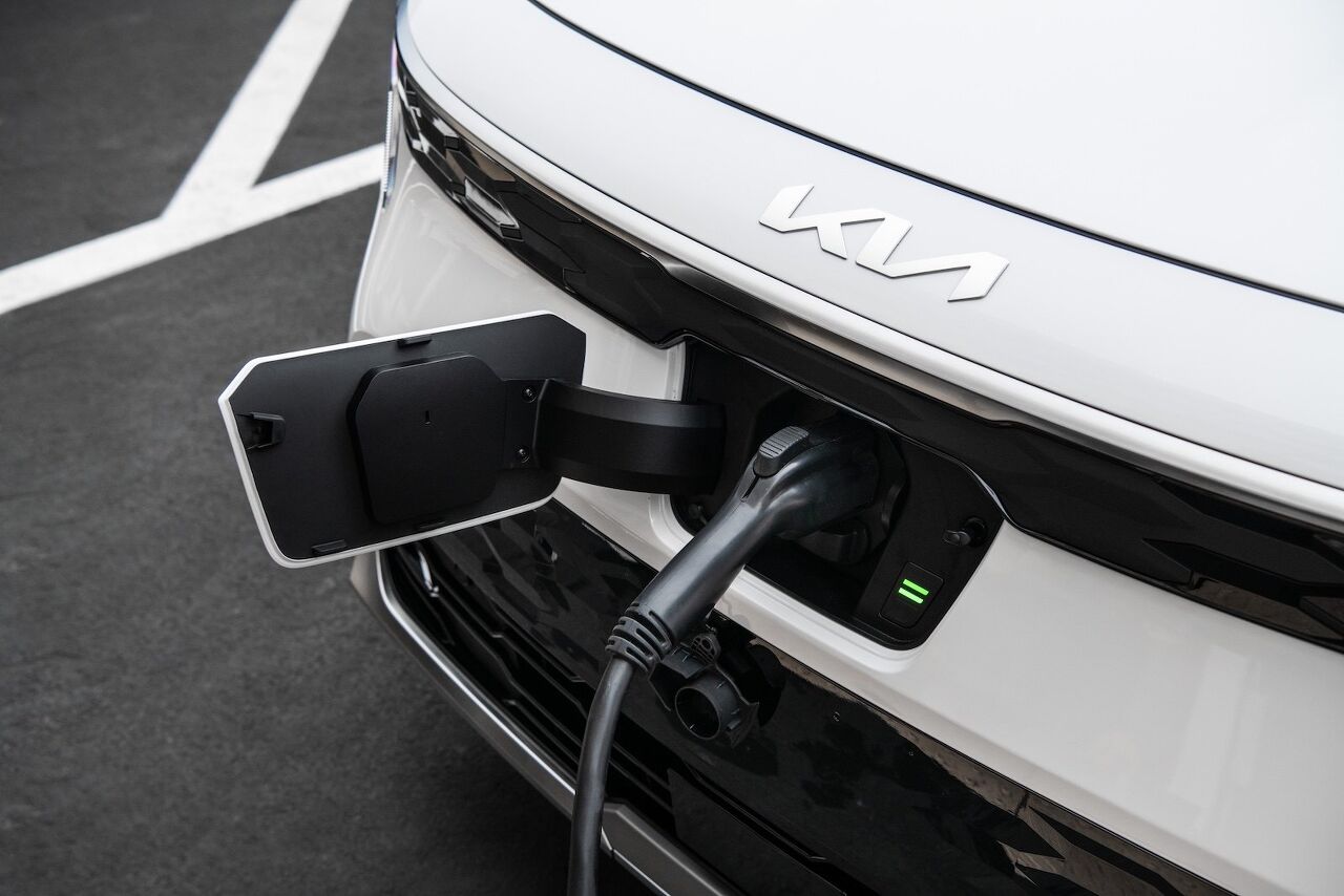 california s ev rebate hits 12 000 buyers chargers lag