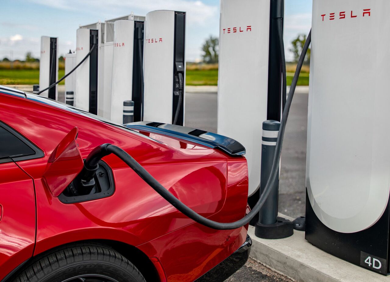 california s ev rebate hits 12 000 buyers chargers lag