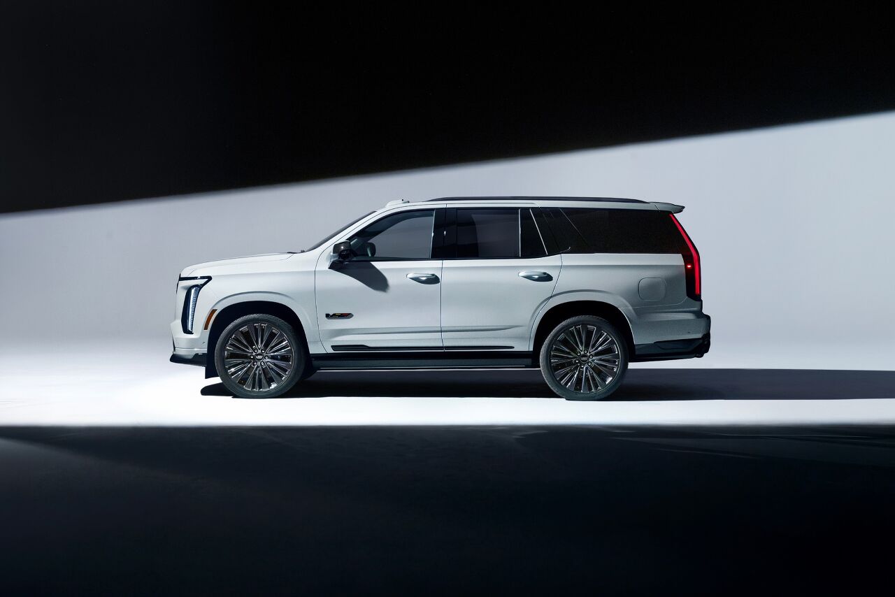 cadillac introduces 239 000 escalade v 125th anniversary collector series